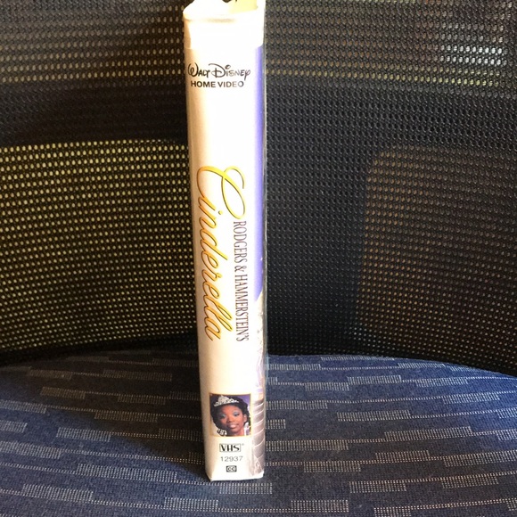 ***6 for $25***  Disney **Cinderella** Live Action ~ VHS 📼 tape ~movie 🎥 - Picture 4 of 5